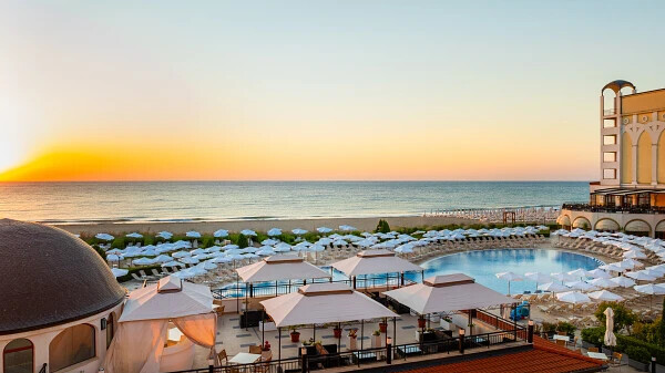 AluaSun Helios Beach